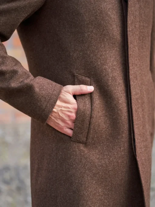 Manteau Ezra mi-long en laine non teinte foncé