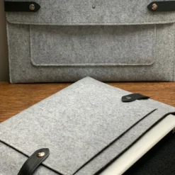 Pochette d'ordinateur Neil grise