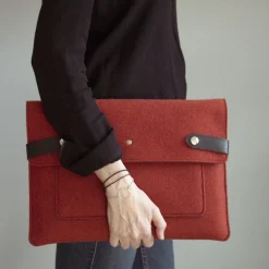 Pochette d'ordinateur Youri brique