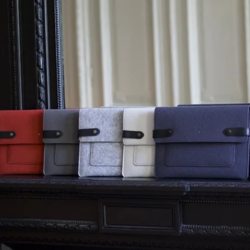 Pochette d'ordinateur Youri brique