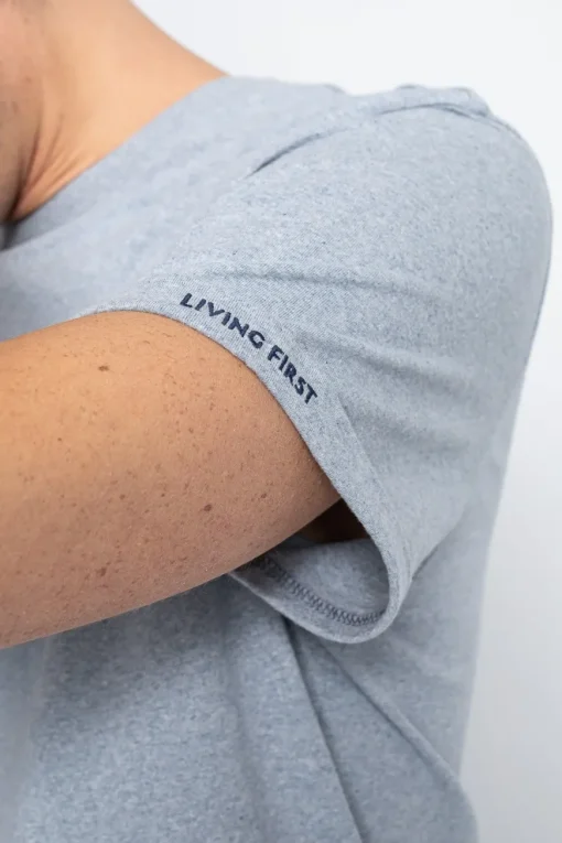 T-shirt First gris